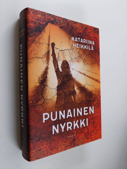 Katariina Heikkilä : Punainen nyrkki