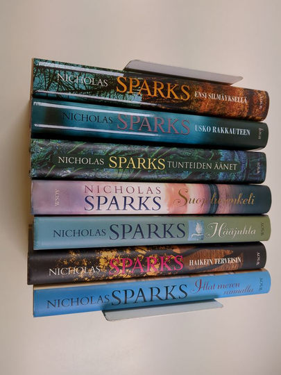 Nicholas Sparks : Nicholas Sparks -paketti (7 kirjaa) : Ensi silmäyksellä ; Tunteiden äänet ; Haikein terveisin ; Illat meren rannalla ; Hääjuhla ...