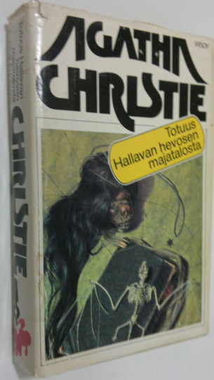 Agatha Christie : Totuus Hallavan hevosen majatalosta ; Lentävä kuolema