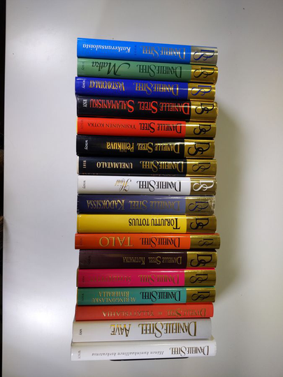 Danielle Steel : Danielle Steel -paketti (17 kirjaa)